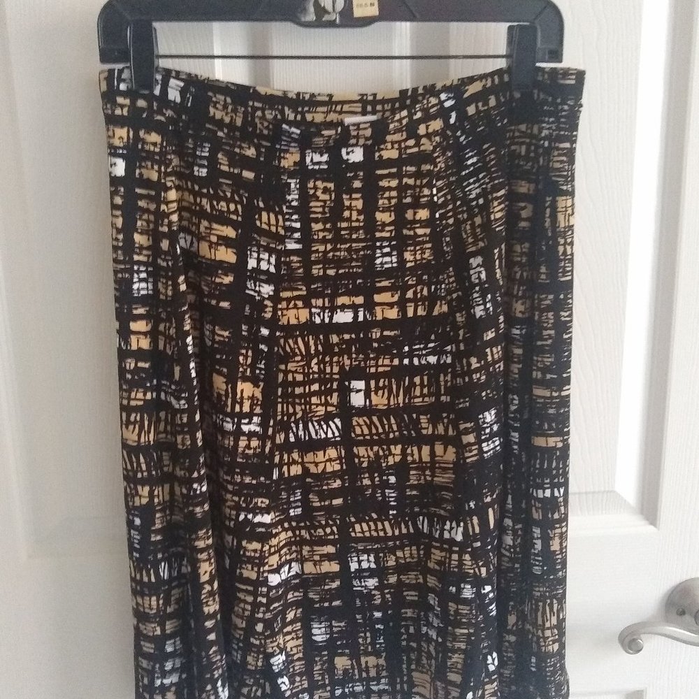 Liz Claiborne black patterned skirt